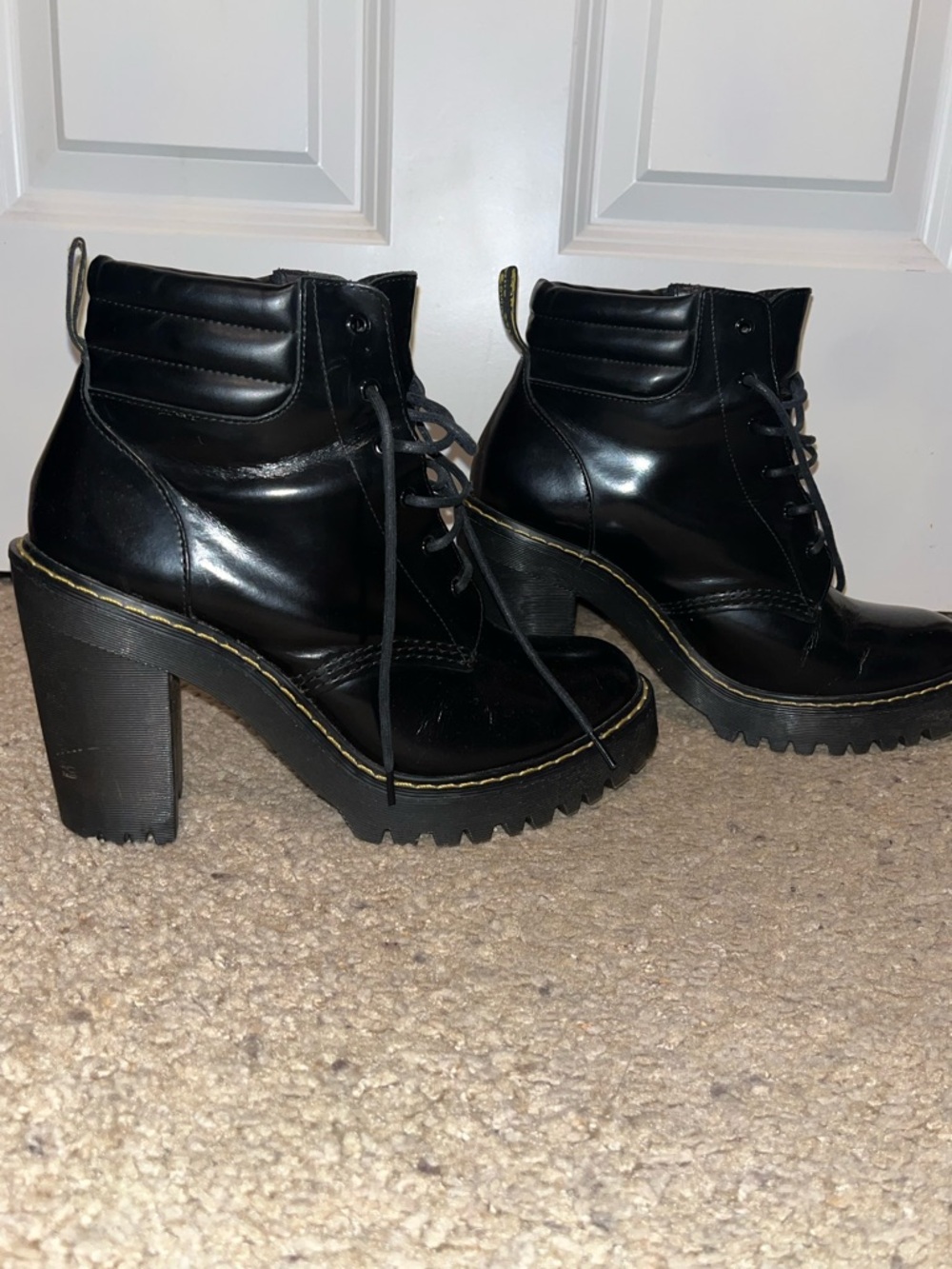 Dr Martens Black Lace-Up Platform Heel Ankle Boots - Women size 9 Persephone